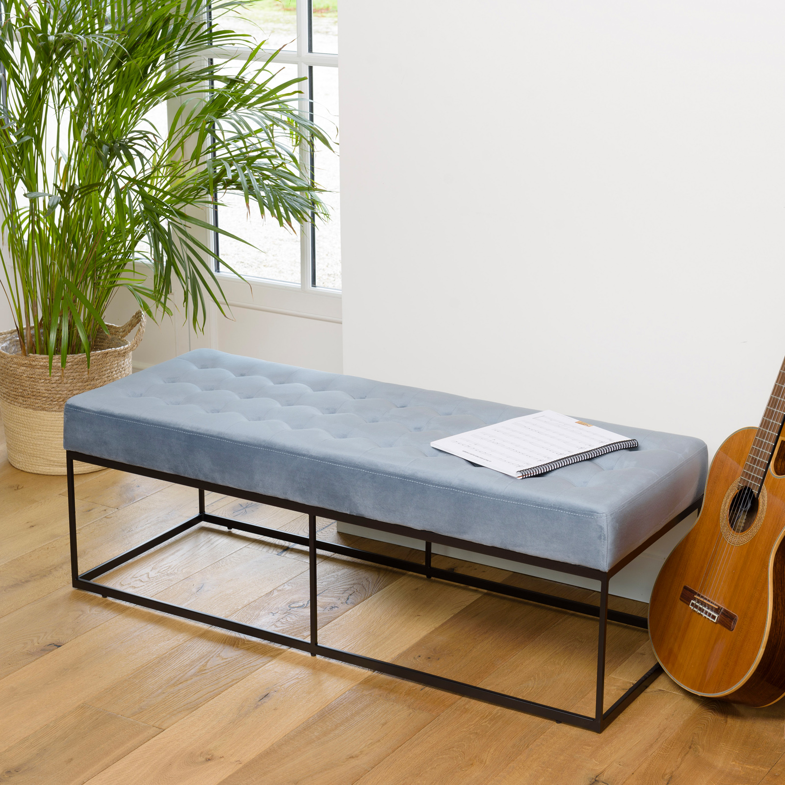 Banquette en velours bleu capitonné TIM