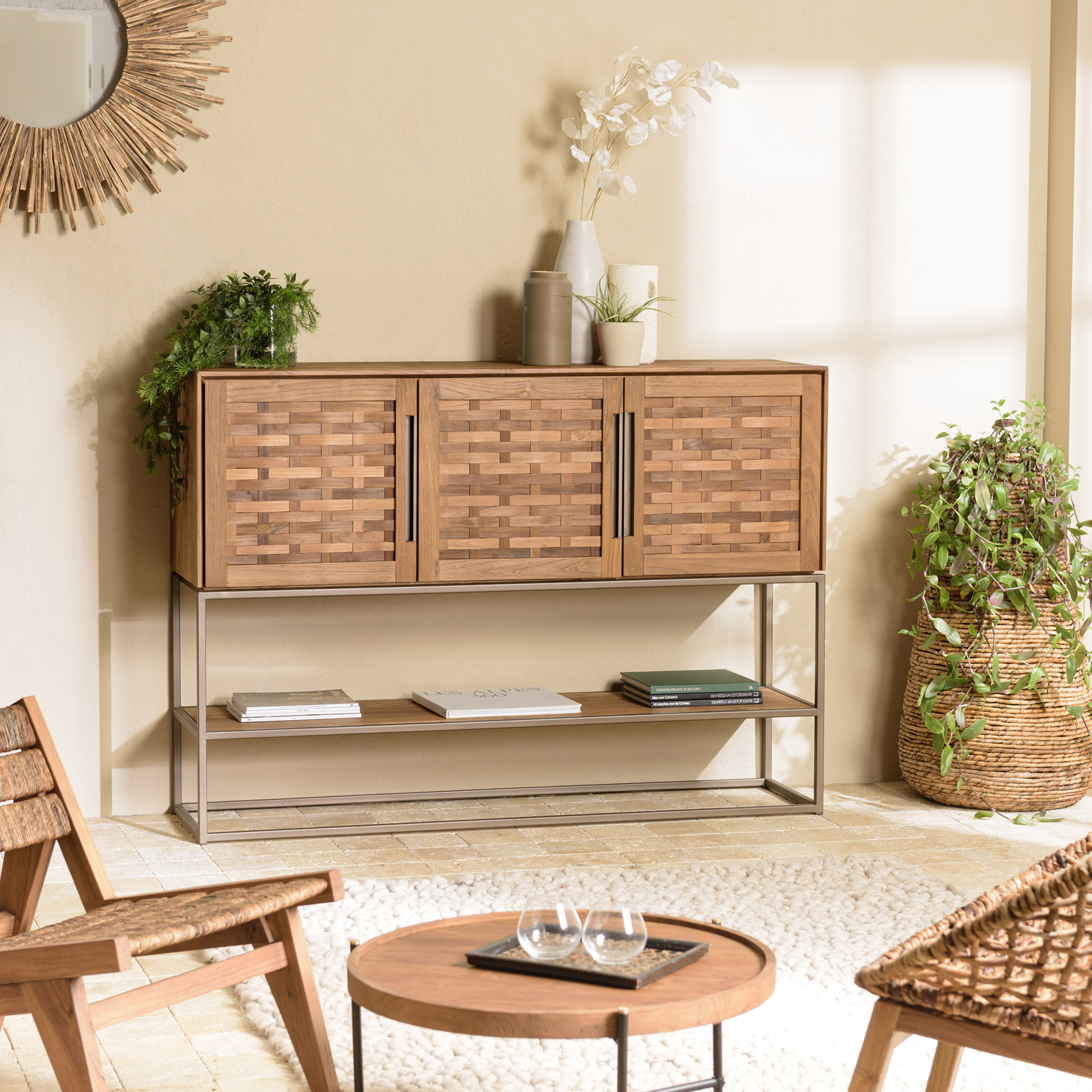 Buffet haut 155 cm 3 portes en teck recyclé sur pied SWING