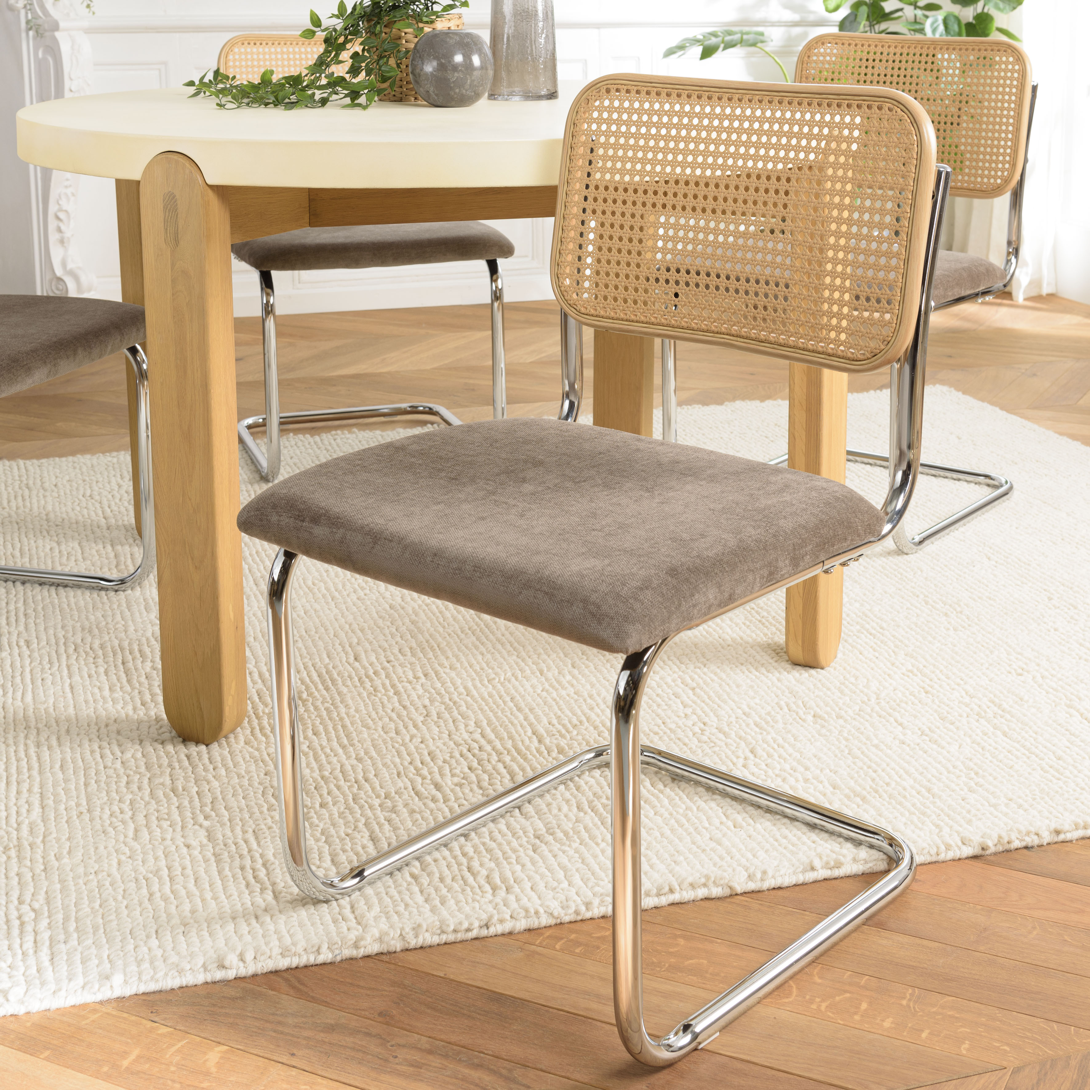 Chaise métal chromé assise velours taupe dossier rotin (lot de 2) LOANO