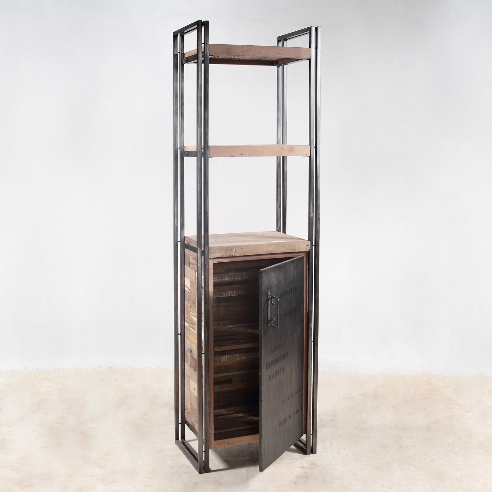 Etagère bois recyclé 3 plateaux 1 porte 60x210 CARAVELLE