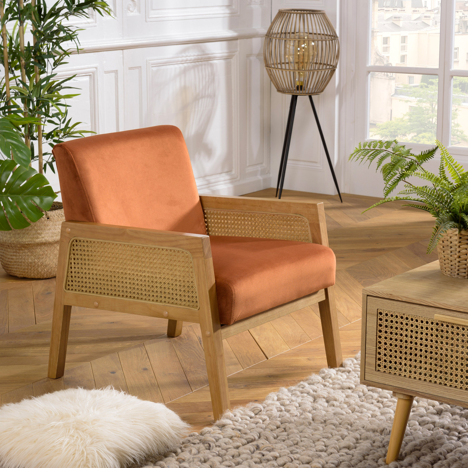 Fauteuil de chambre en cannage et velours rouille TIM