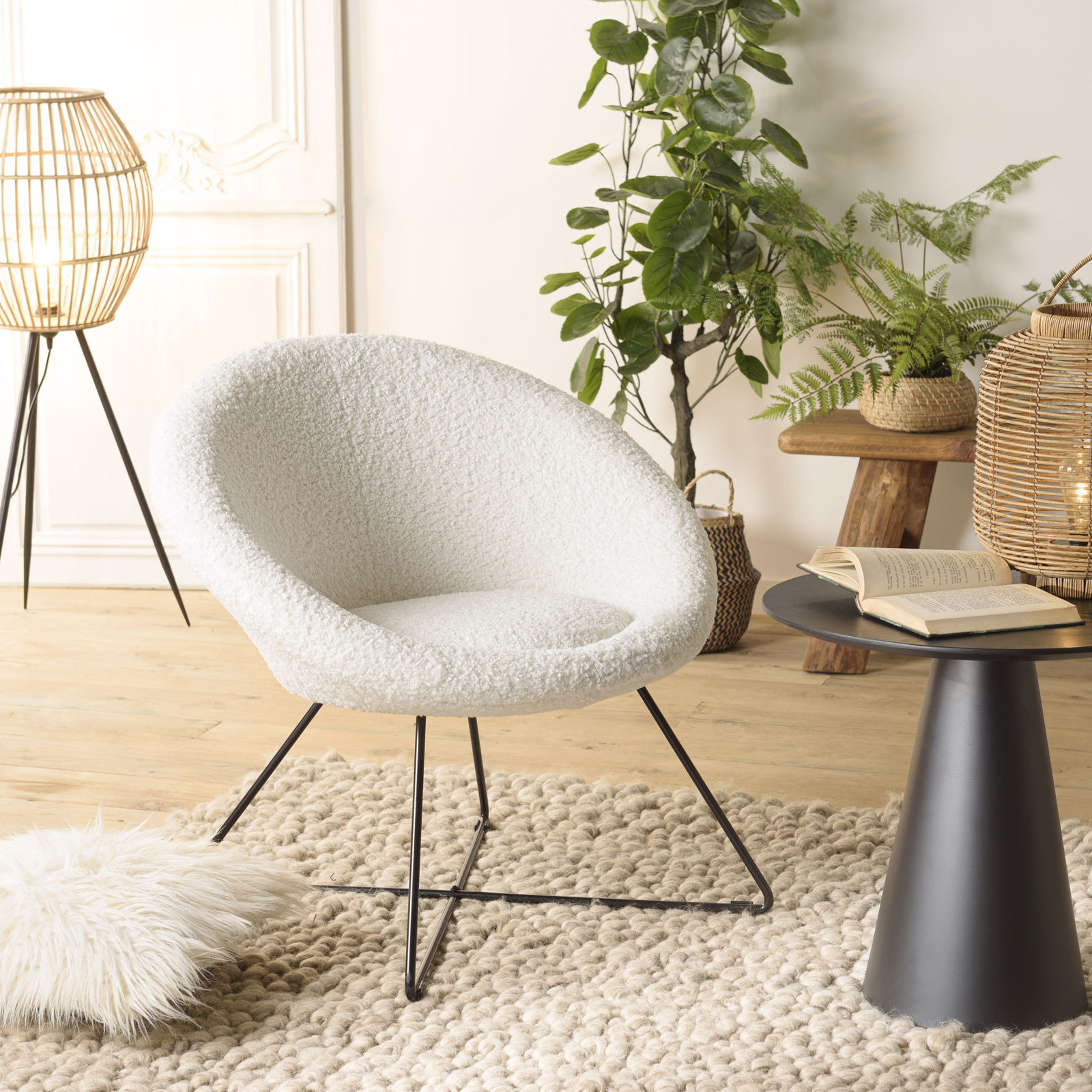 Fauteuil rond blanc tissu bouclette TIM