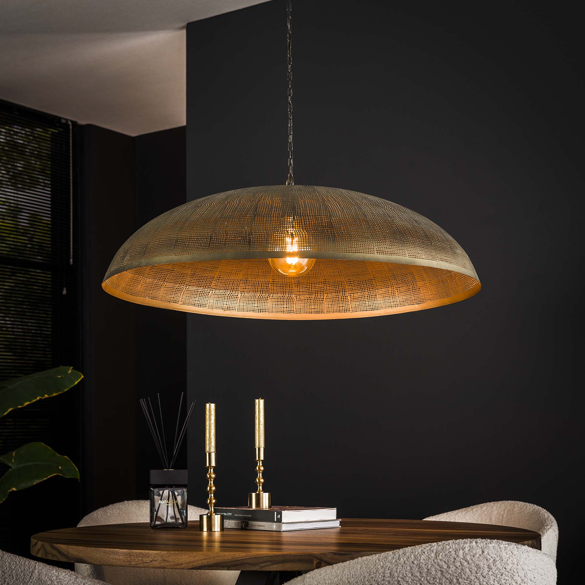 Grande suspension cuivrée et ajourée Ø90 cm RALF