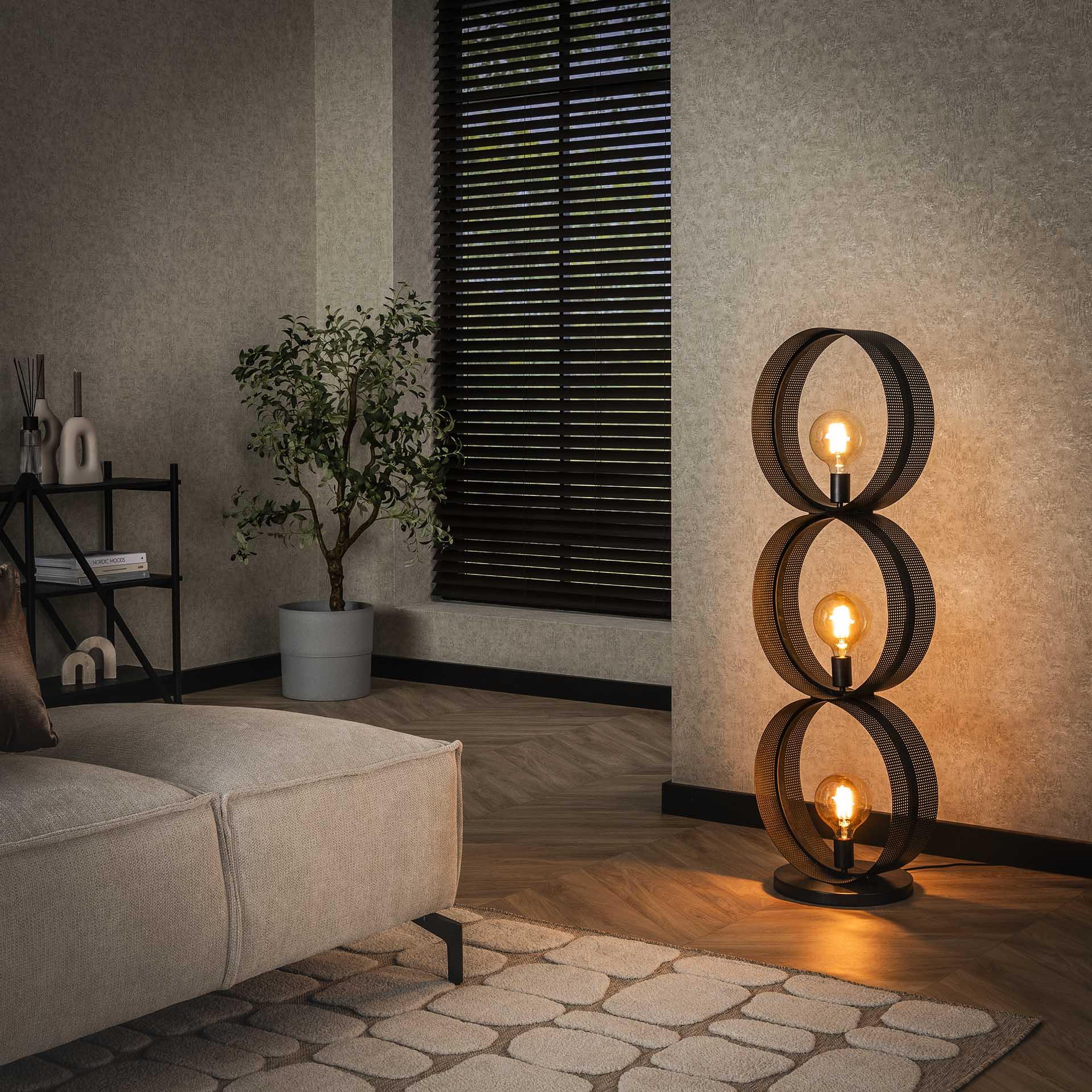 Lampadaire design 3 anneaux en métal perforé RALF
