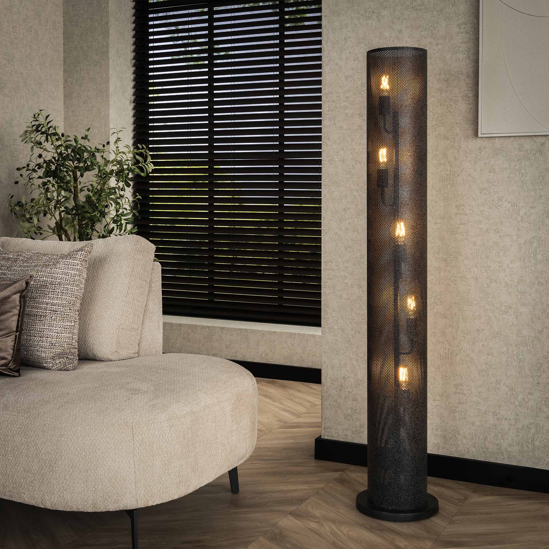 Lampadaire en métal noir perforé RALF