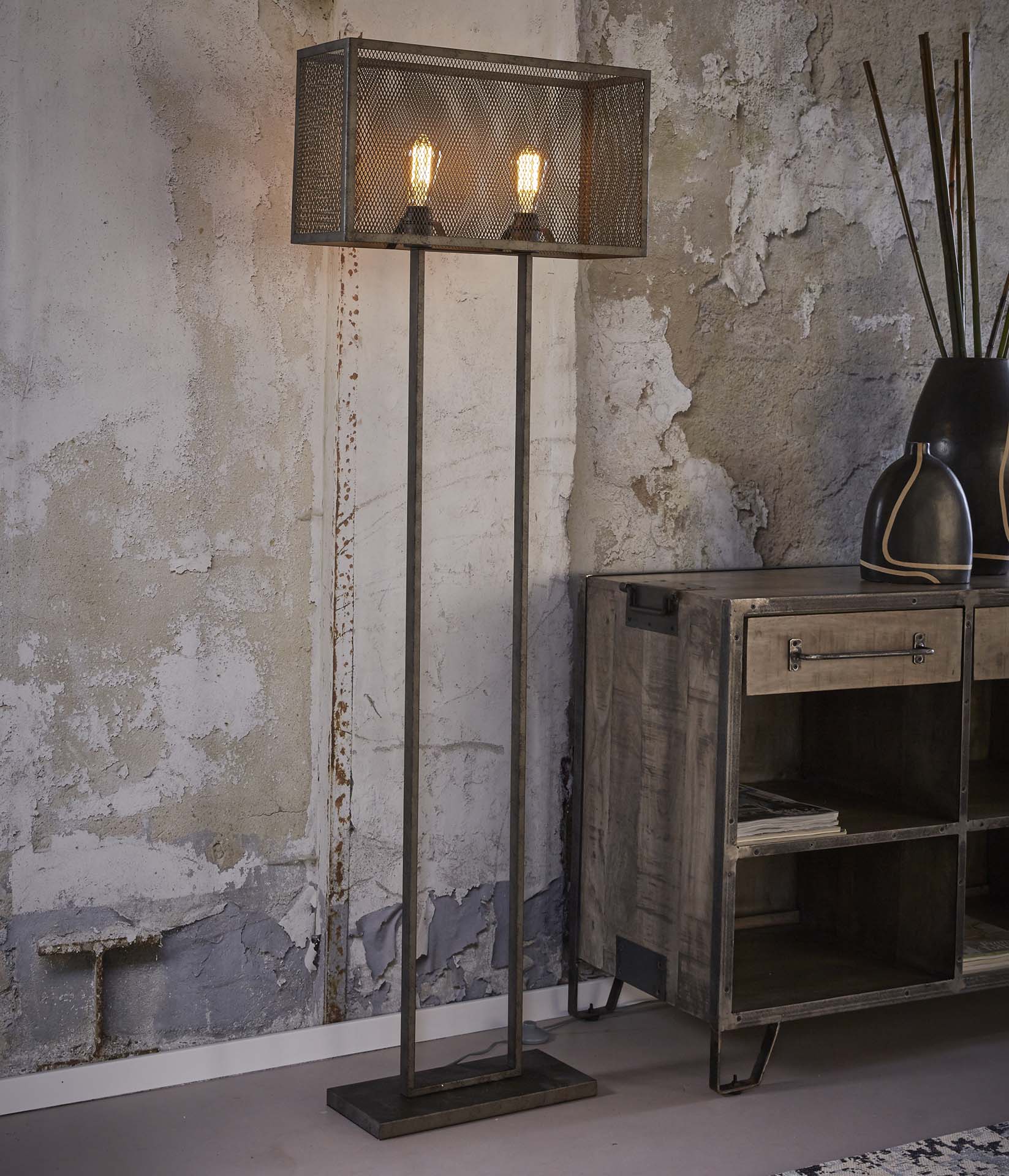 Lampadaire industriel grillagé forme rectangle RALF
