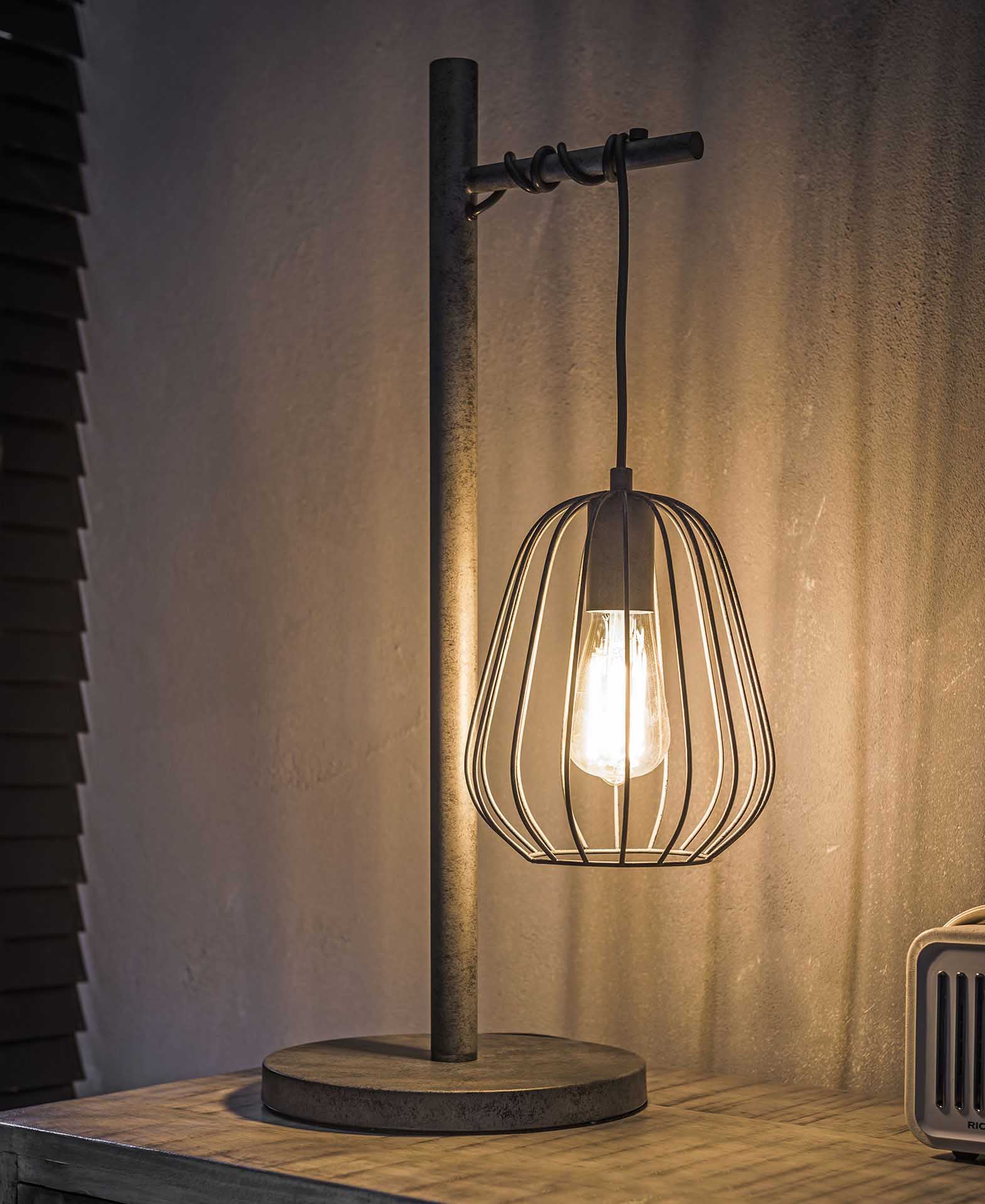 Lampe industrielle à poser métal vieilli H66 cm TRIBECA