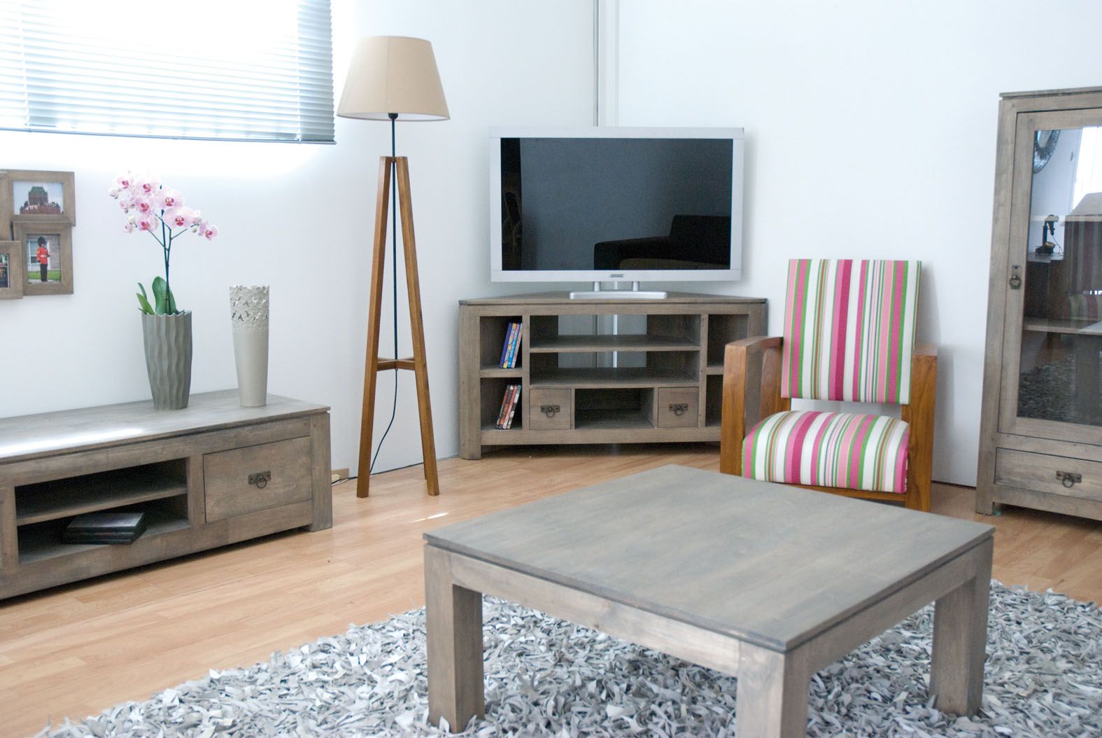 Meuble TV hévéa 150x40cm HELENA