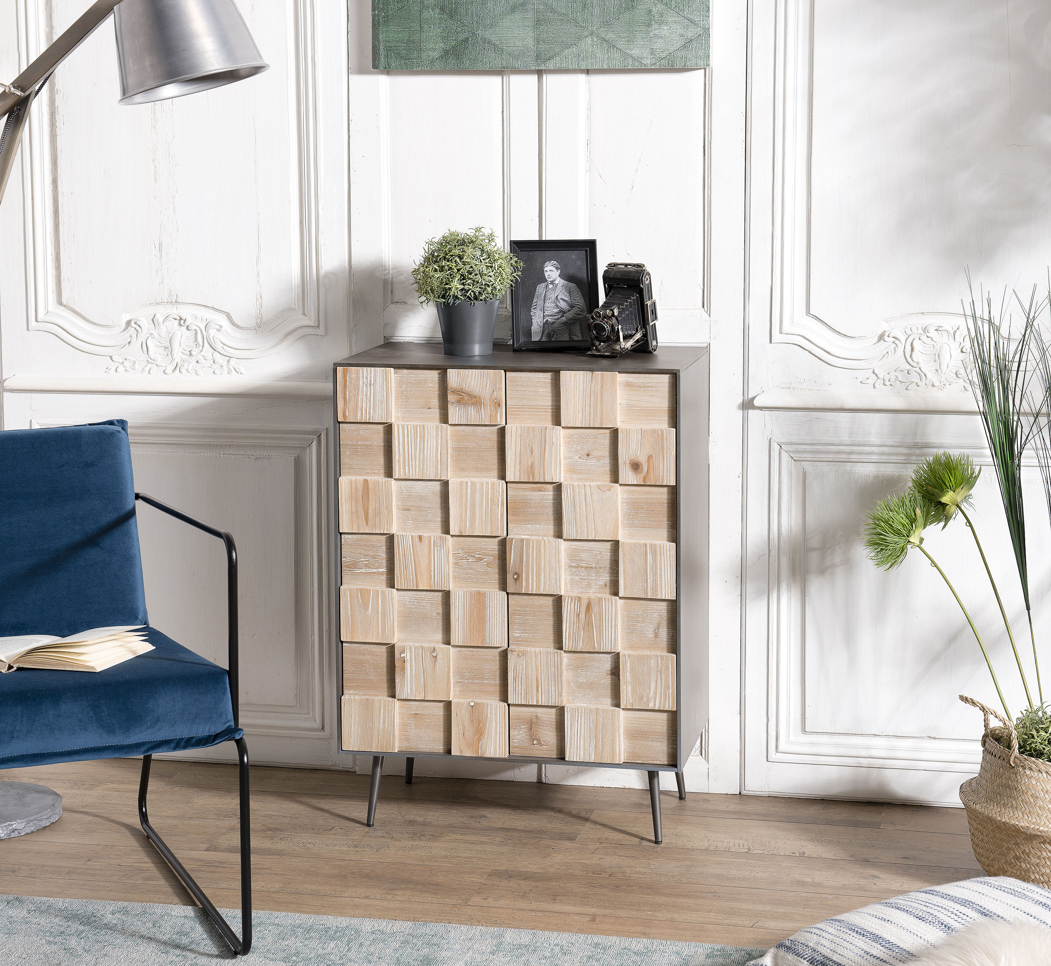 Petit meuble de rangement bois de sapin damier CARPATES