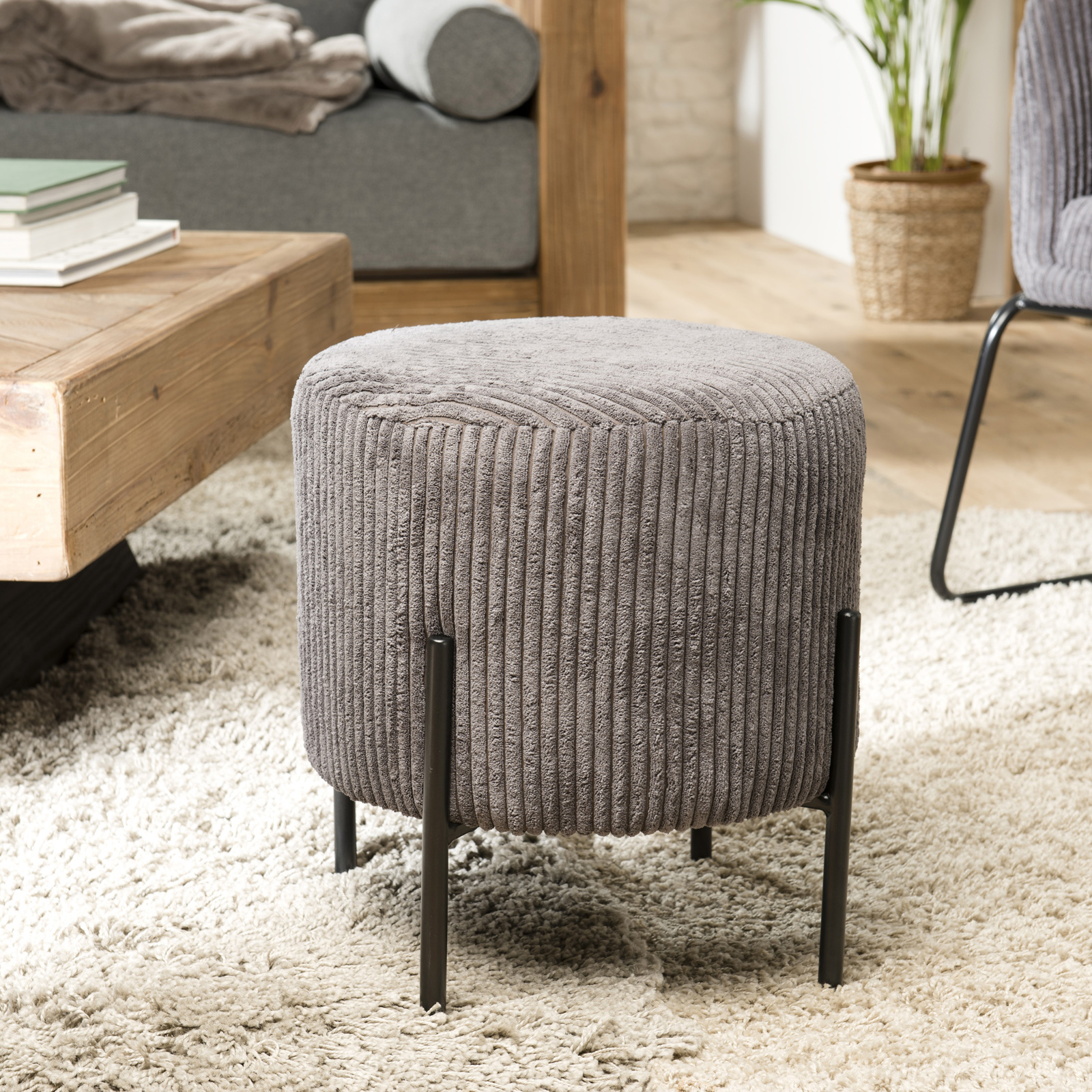 Petit tabouret en velours côtelé gris anthracite TIM