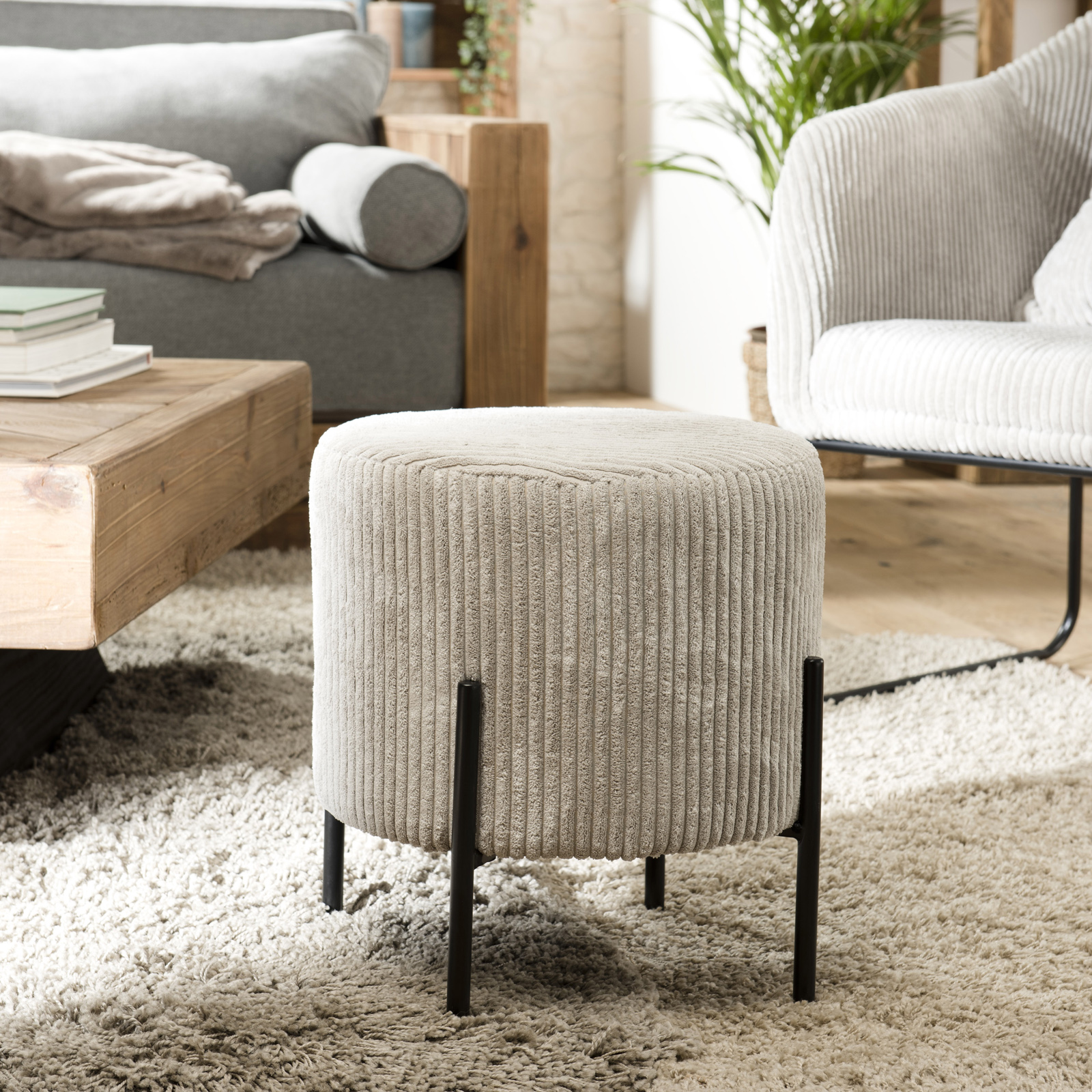 Petit tabouret en velours côtelé gris perle TIM