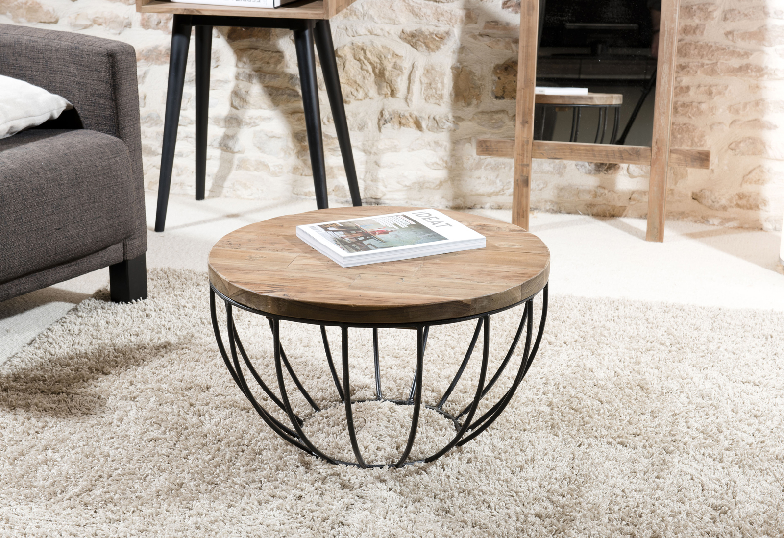 Petite table basse ronde teck recyclé structure filaire noire SWING