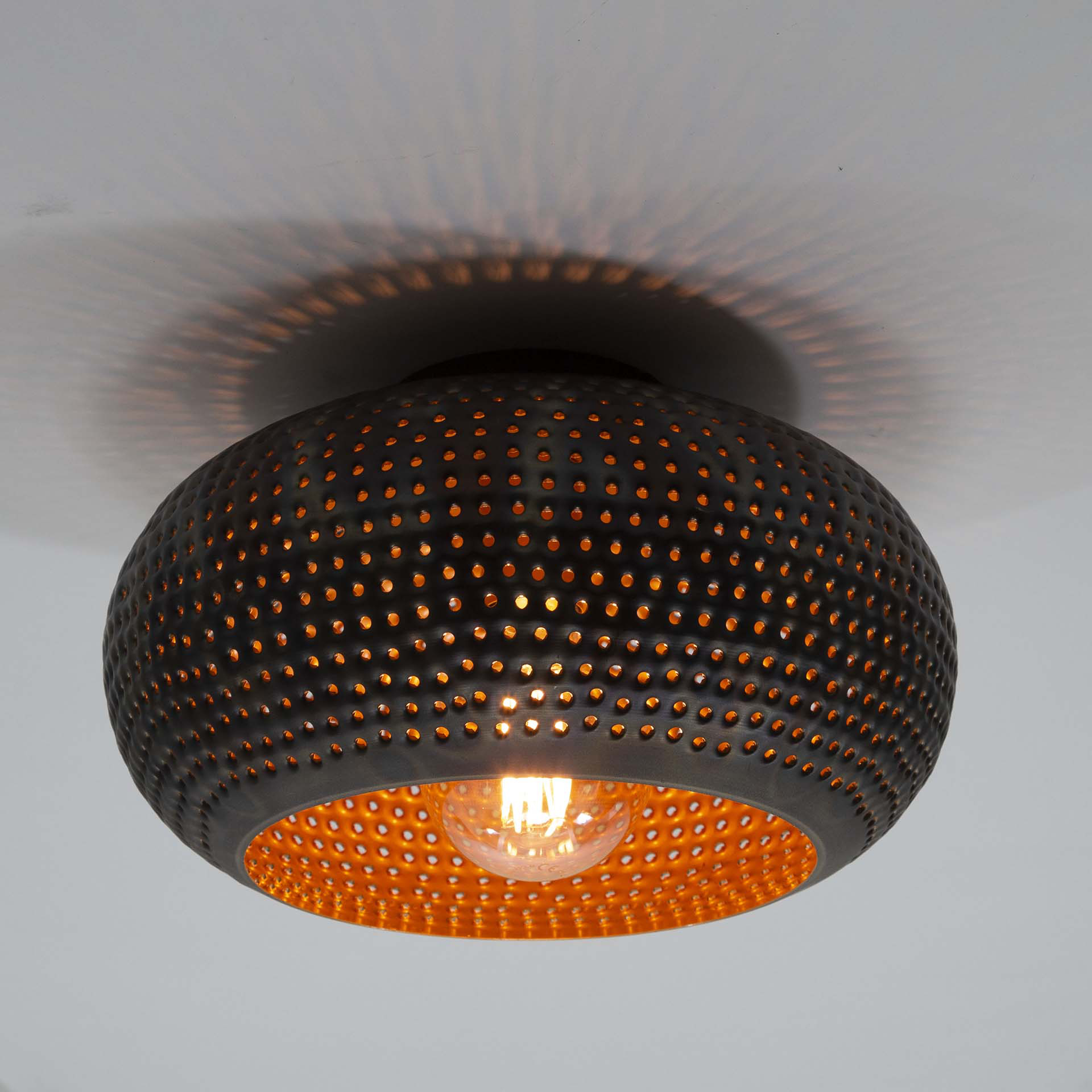 Plafonnier rond ajouré en métal brun sombre Ø35 cm JAVA