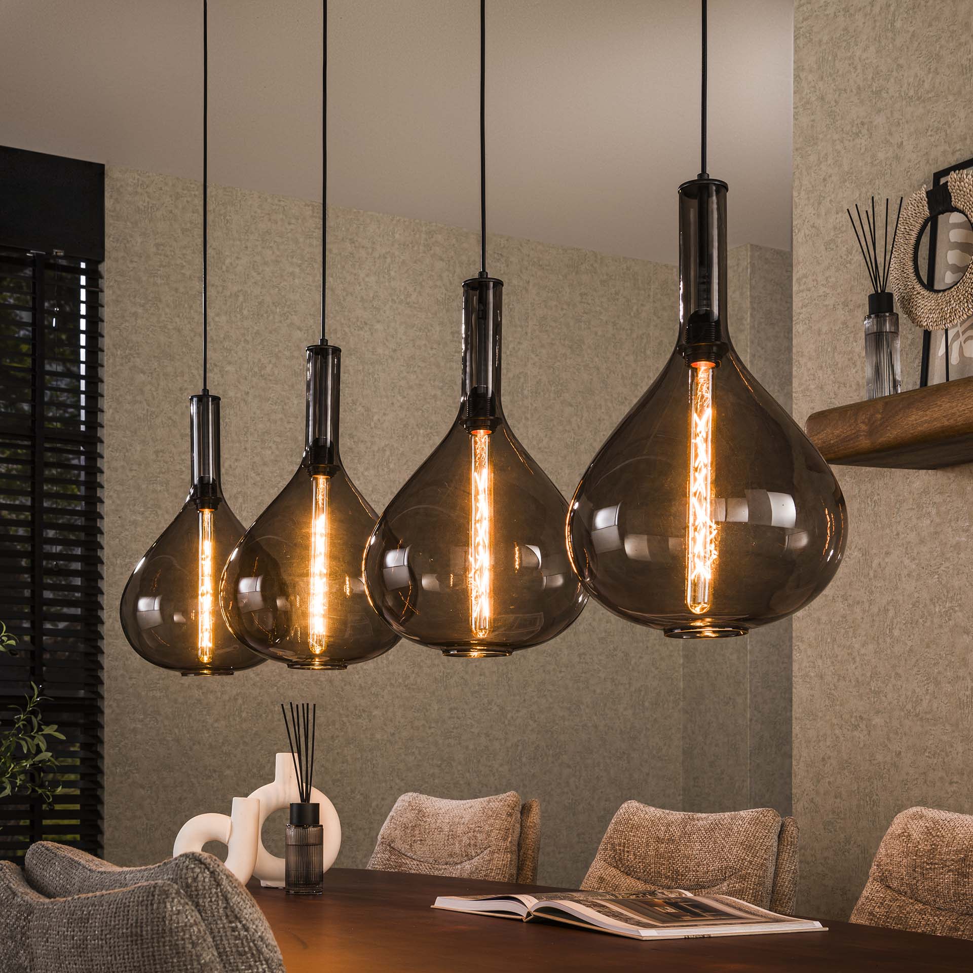 Suspension en verre fumé forme goutte 4 lampes NOVA
