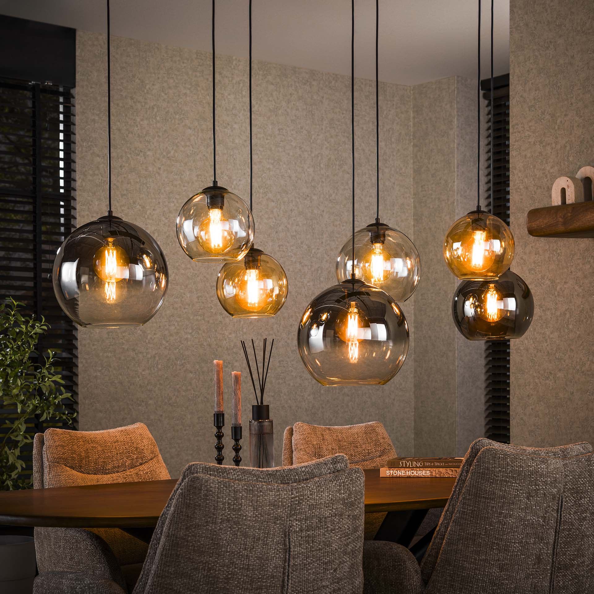 Suspension globe 7 lampes multicolores NOVA