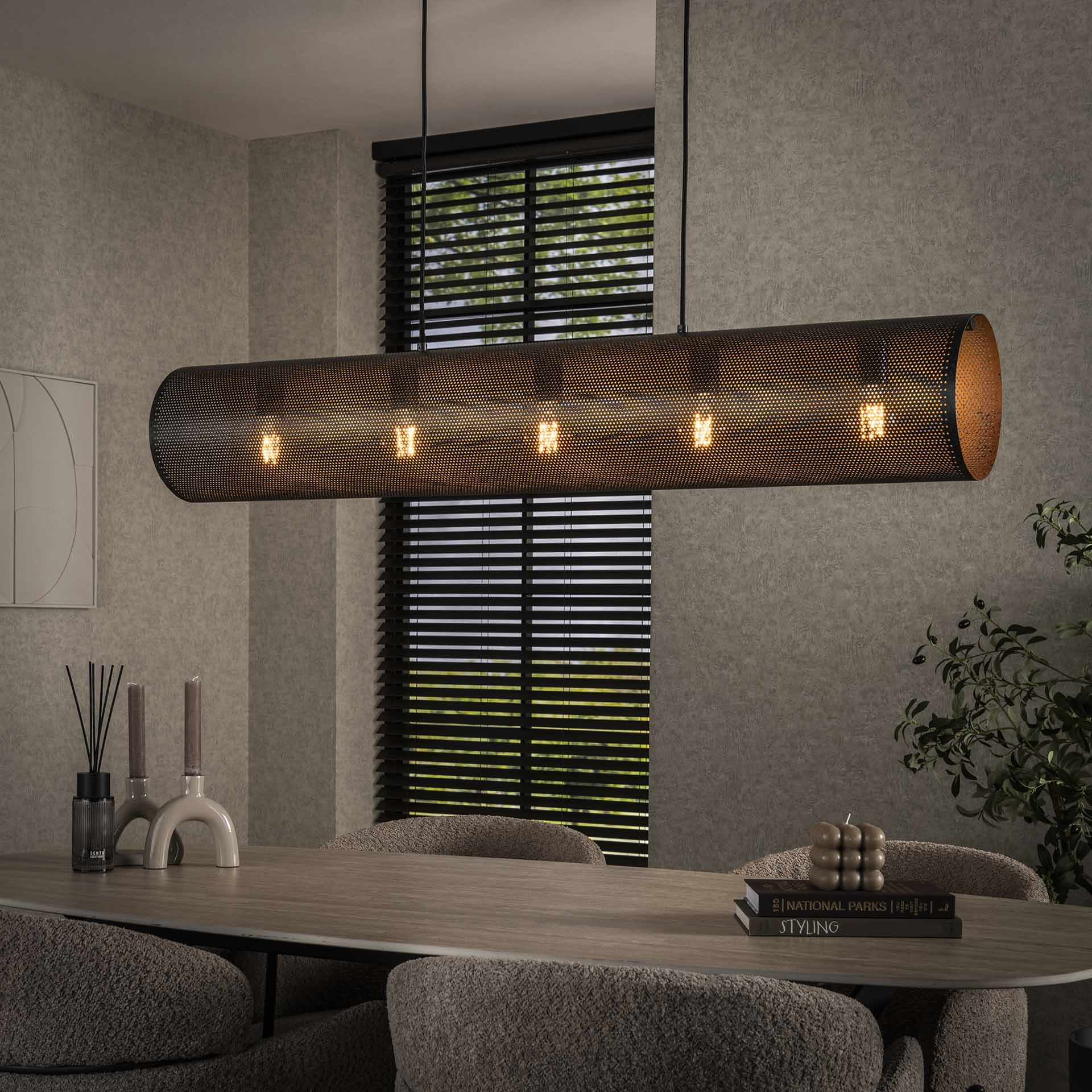 Suspension de table contemporaine forme tube RALF