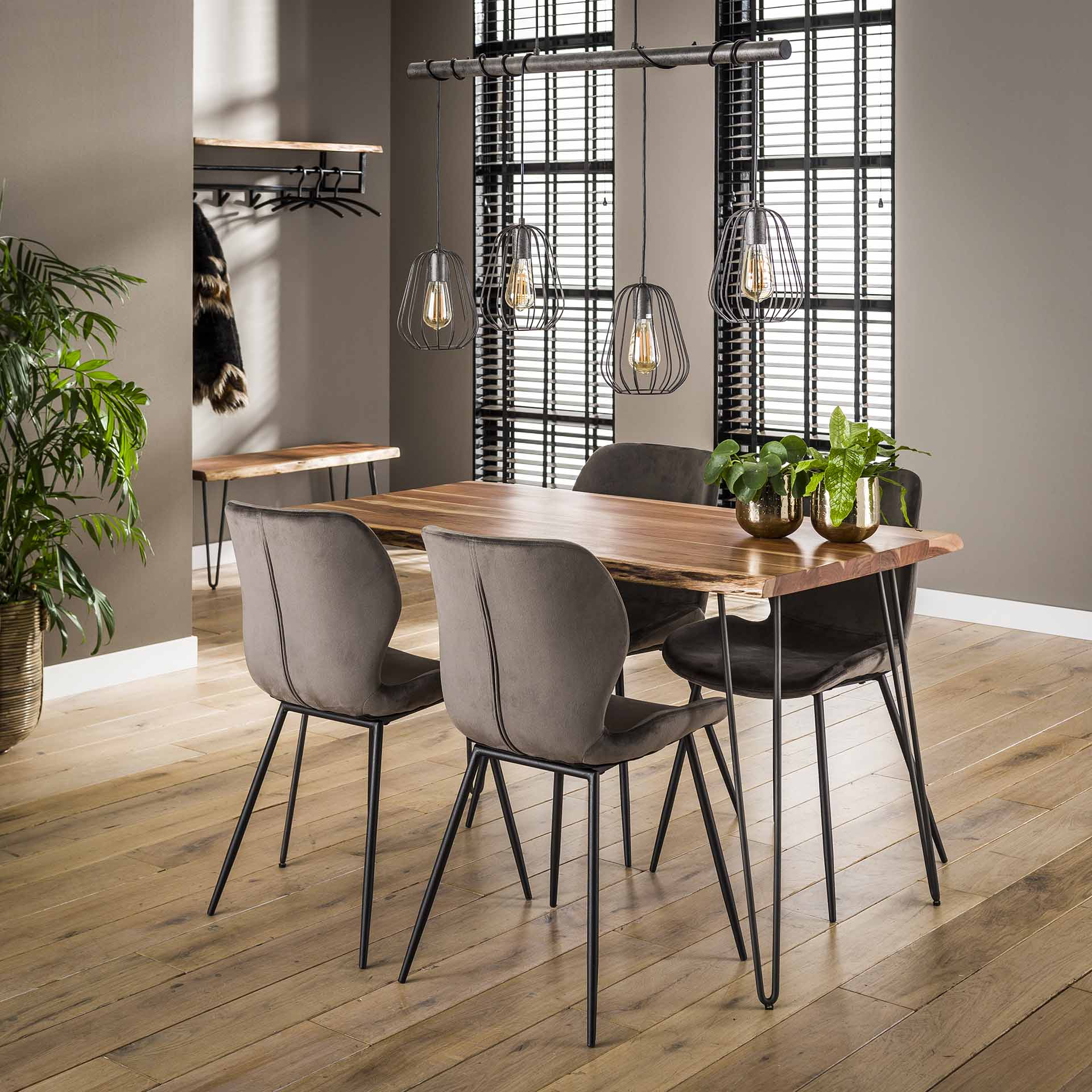 Table à manger bois d'acacia bordure naturelle 130 cm MELBOURNE