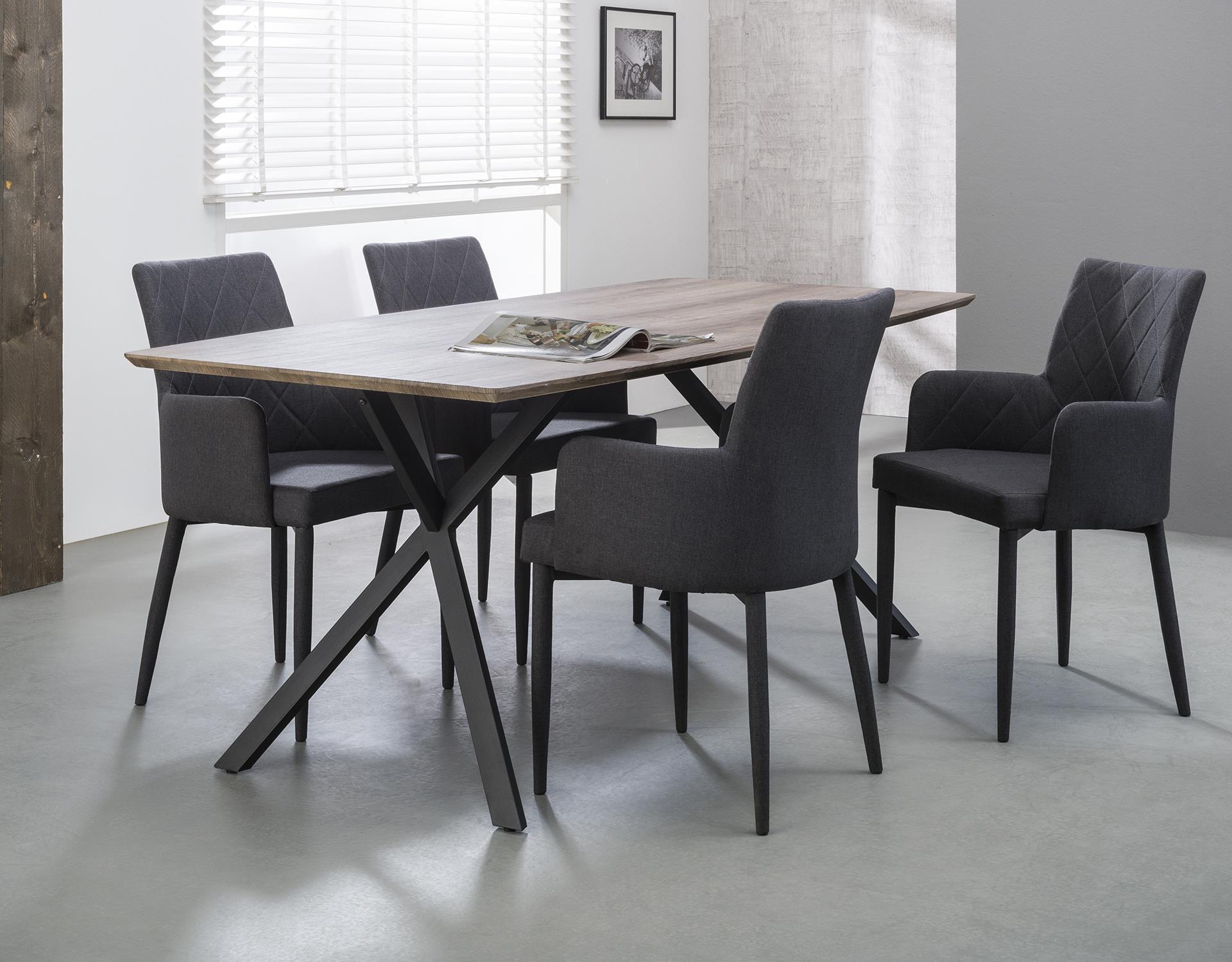 Table à manger contemporaine effet chêne antique 190 cm HELSINKI