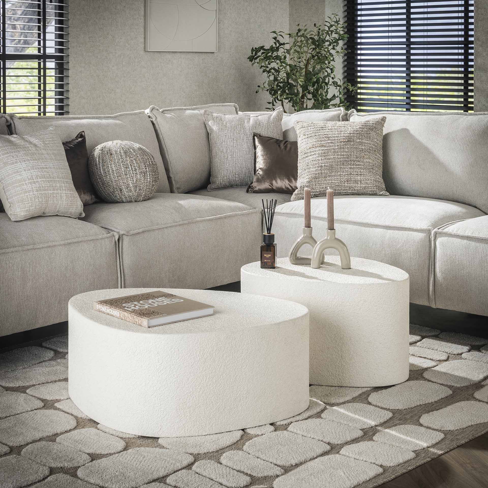 Table basse blanche en marbre composite forme triangle (lot de 2) TAJ