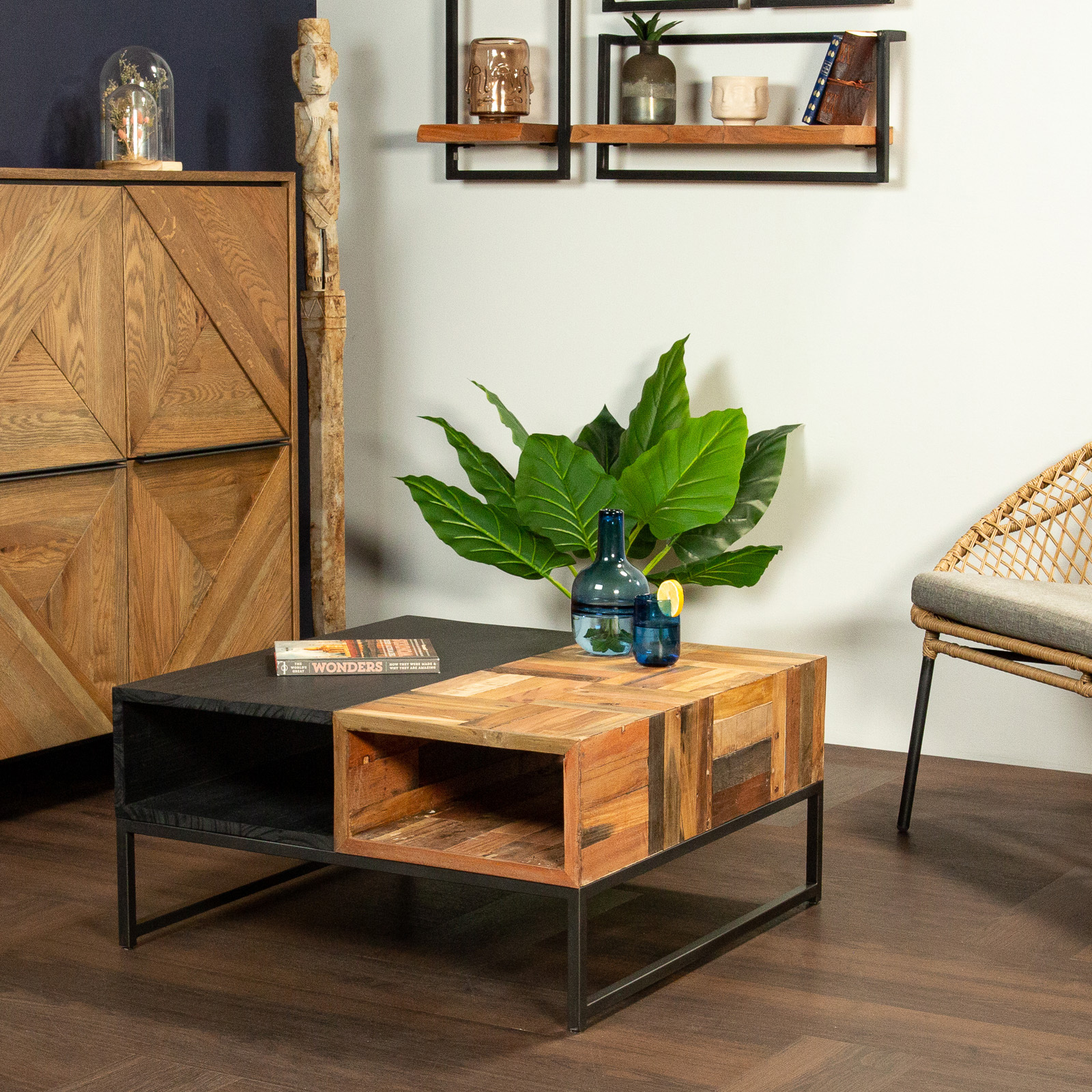 Table basse carrée bois recyclé de bateau métal DUMAI