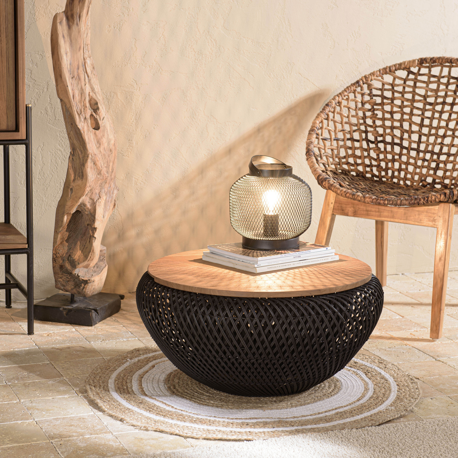 Table basse coffre ronde rotin noir et teck recyclé 66 cm SWING