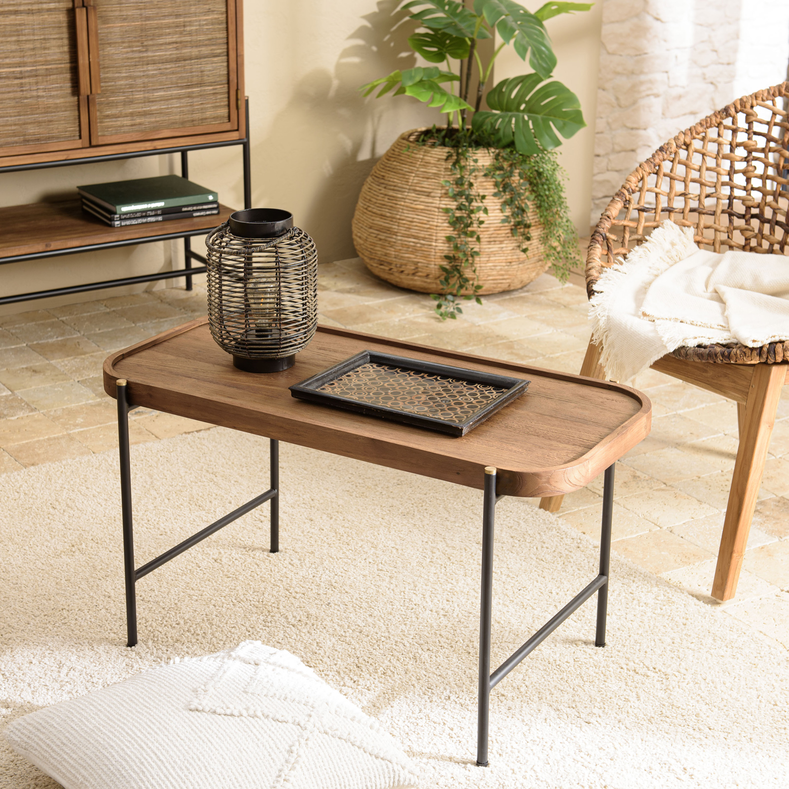 Table basse en teck et métal bords arrondis 85 cm SWING