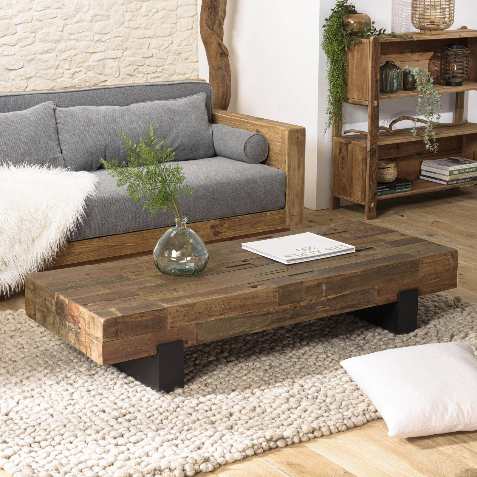 Table basse poutre en bois massif recyclé MATT