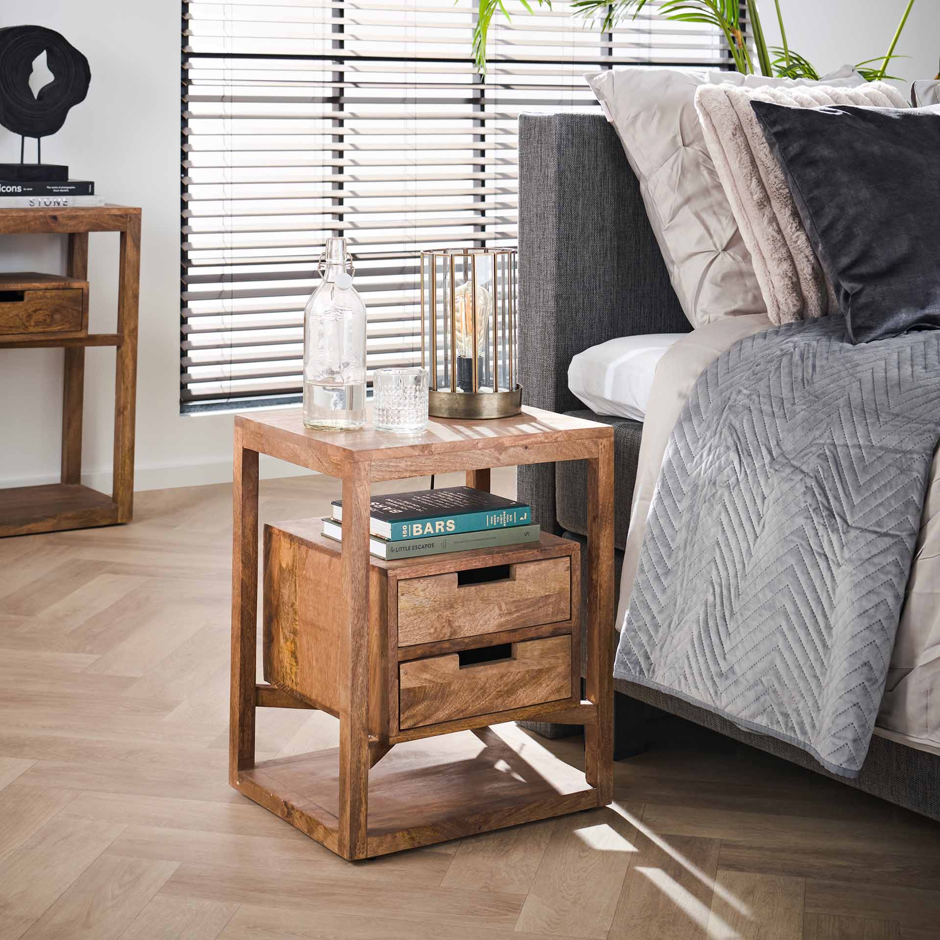 Table de chevet bois de manguier 2 tiroirs suspendus DELHI