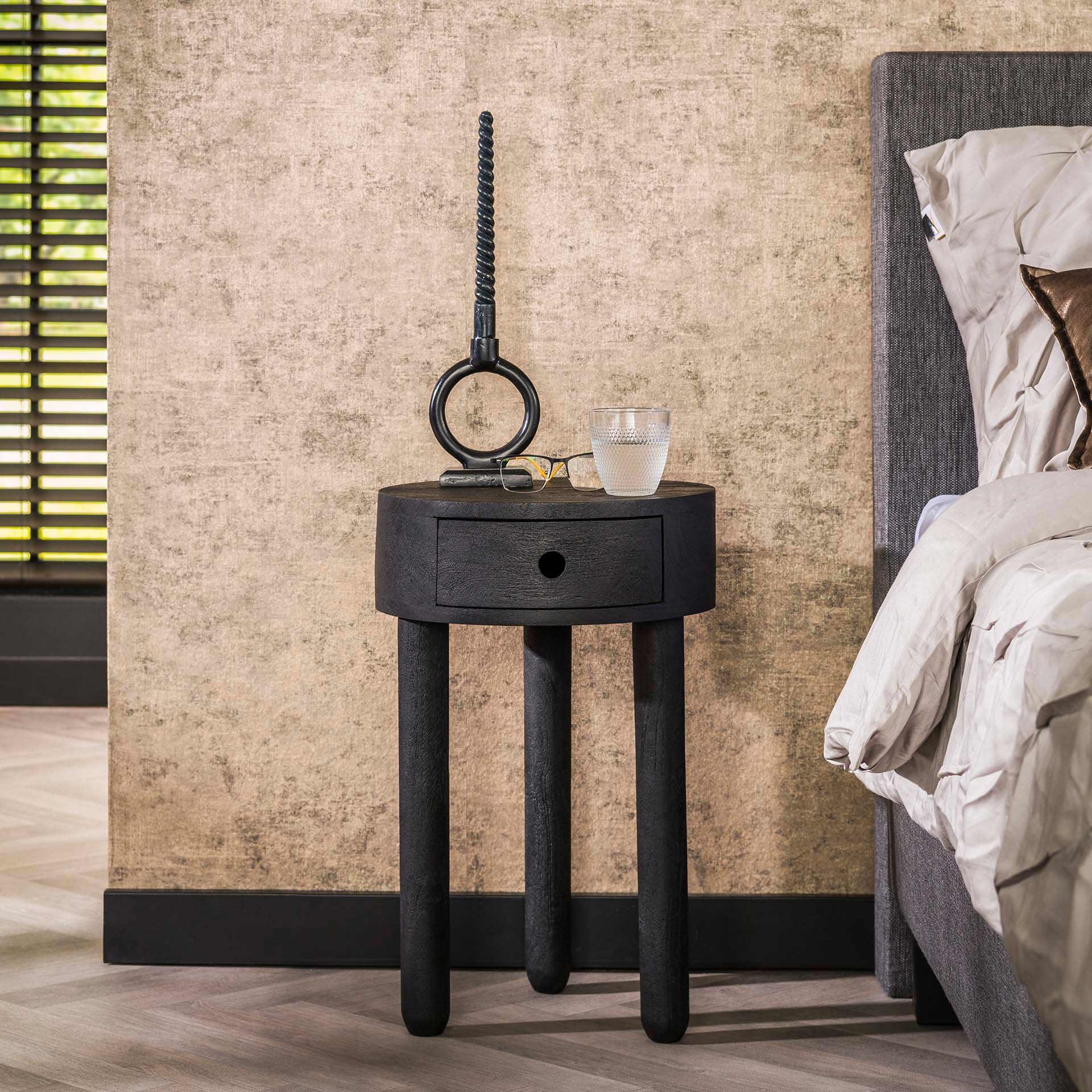 Table de nuit noire en bois WOODY