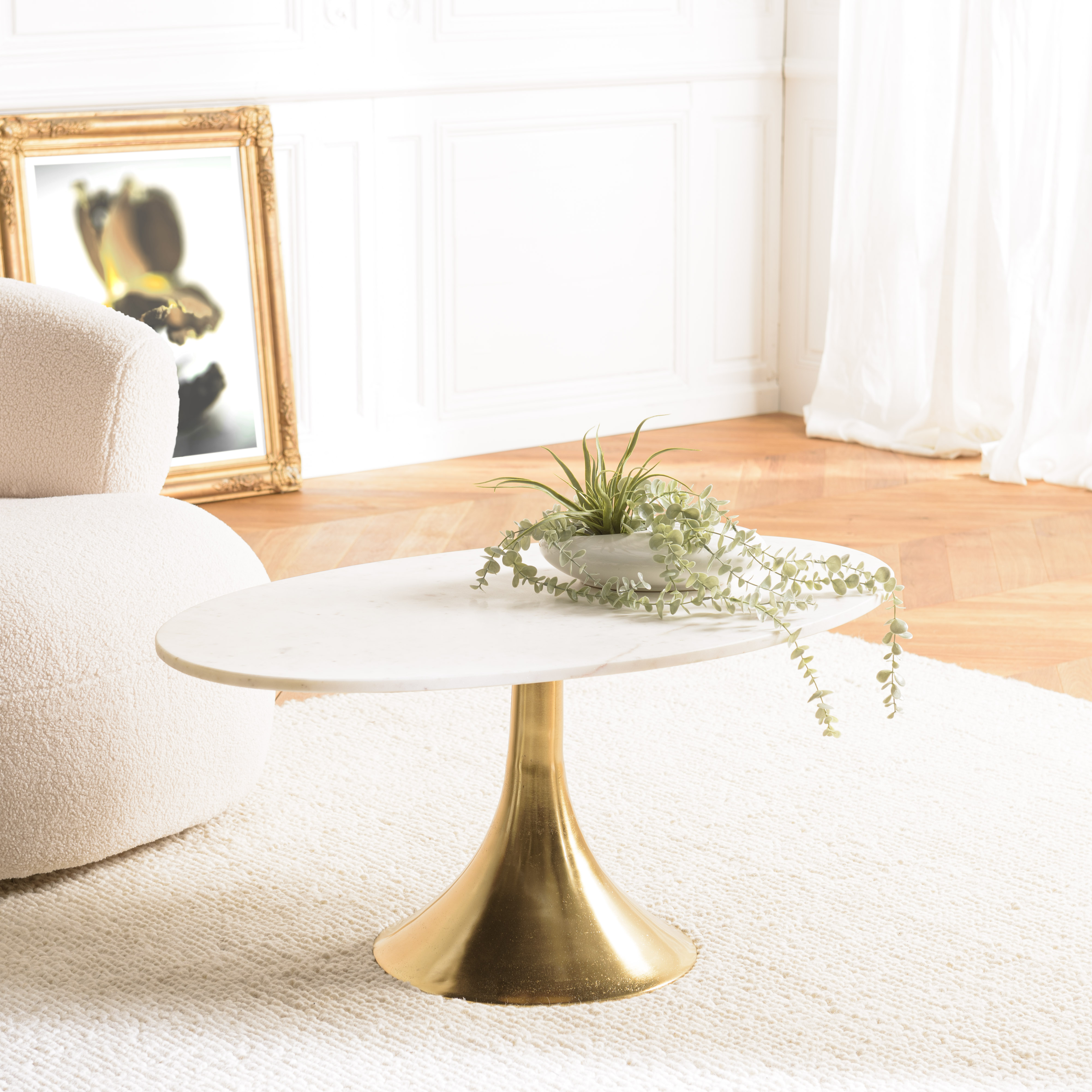 Table de salon ovale marbre blanc et pied doré ZALA
