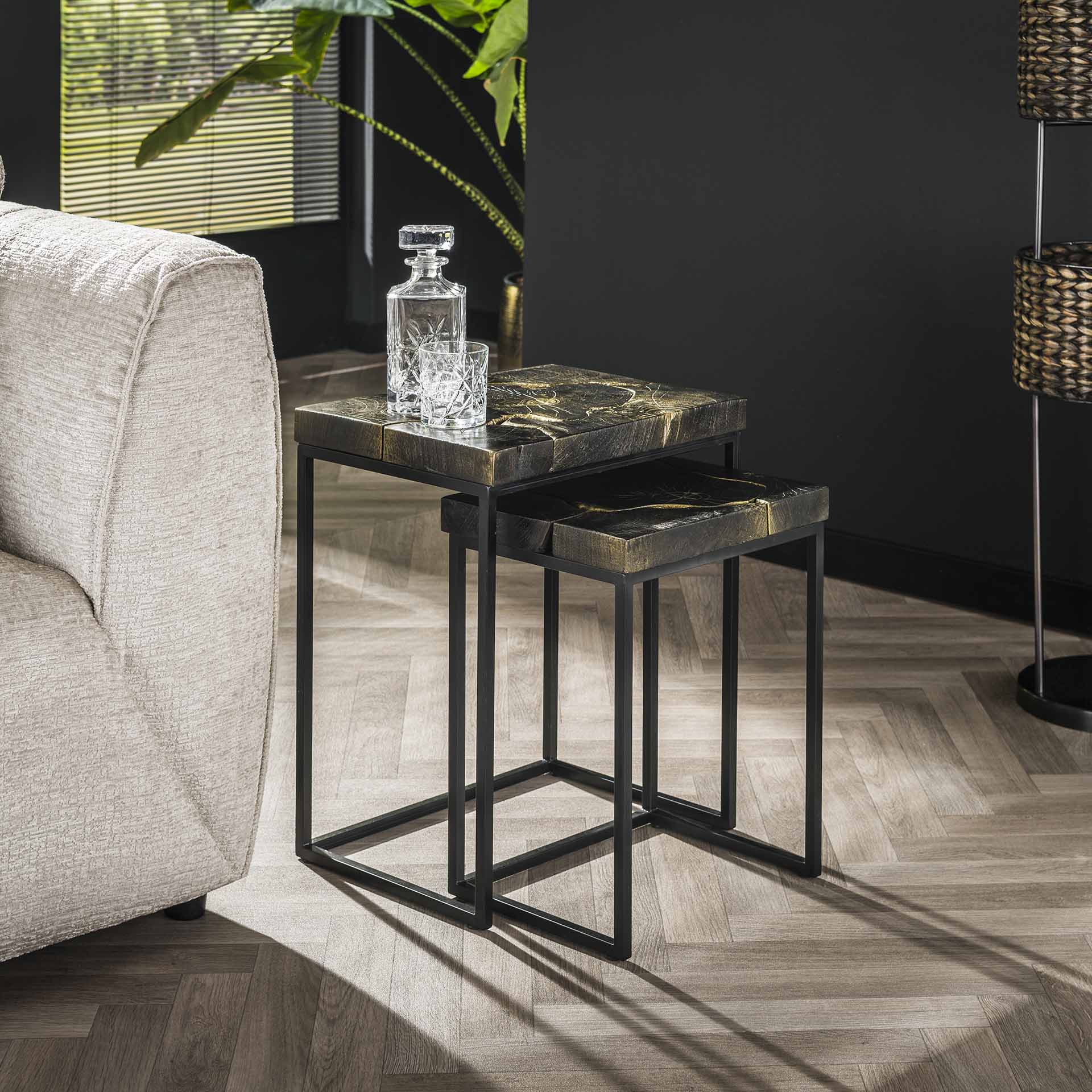 Table gigogne gris et or en teck recyclé (2 pièces) NOVA