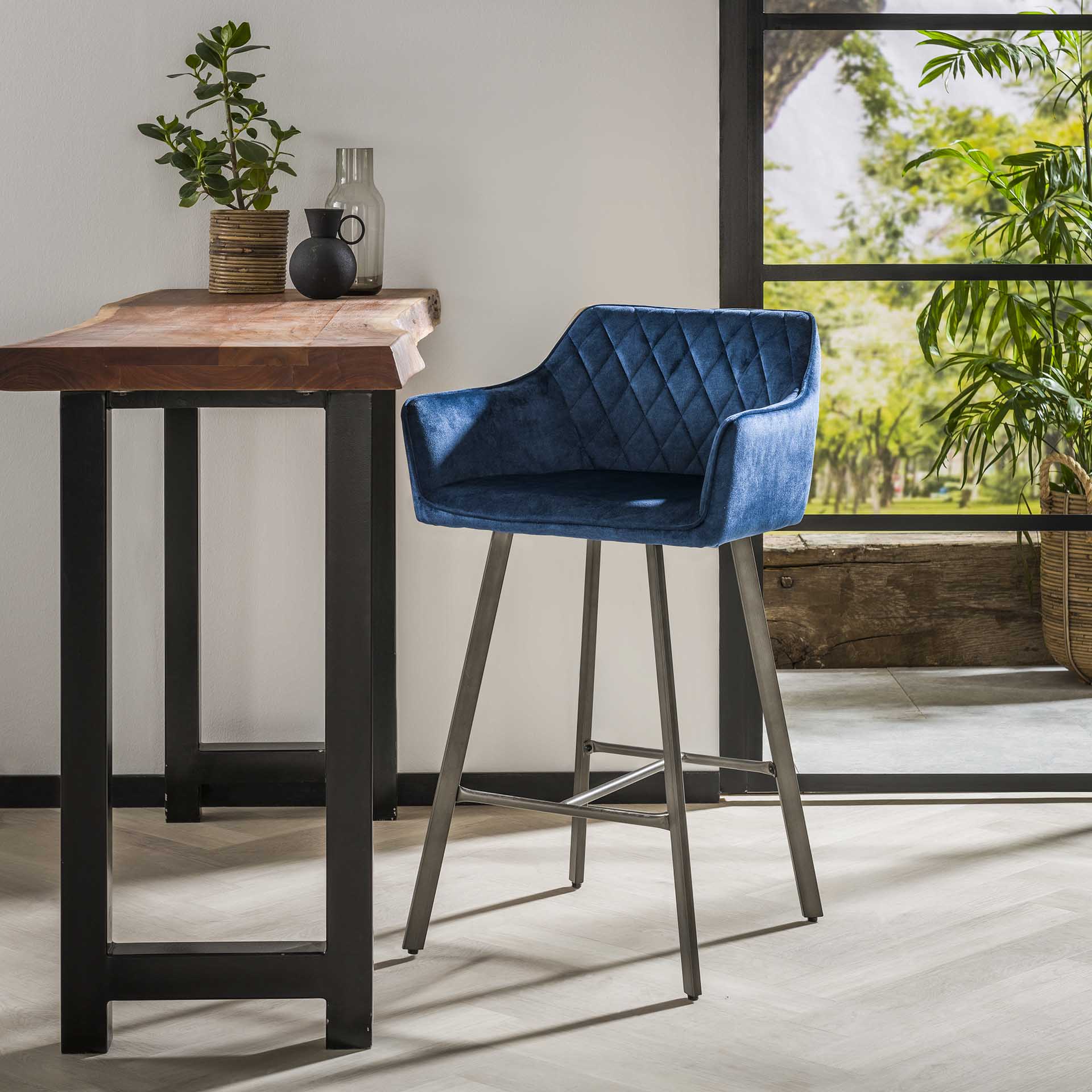 Tabouret de bar avec accoudoirs en velours bleu MELBOURNE
