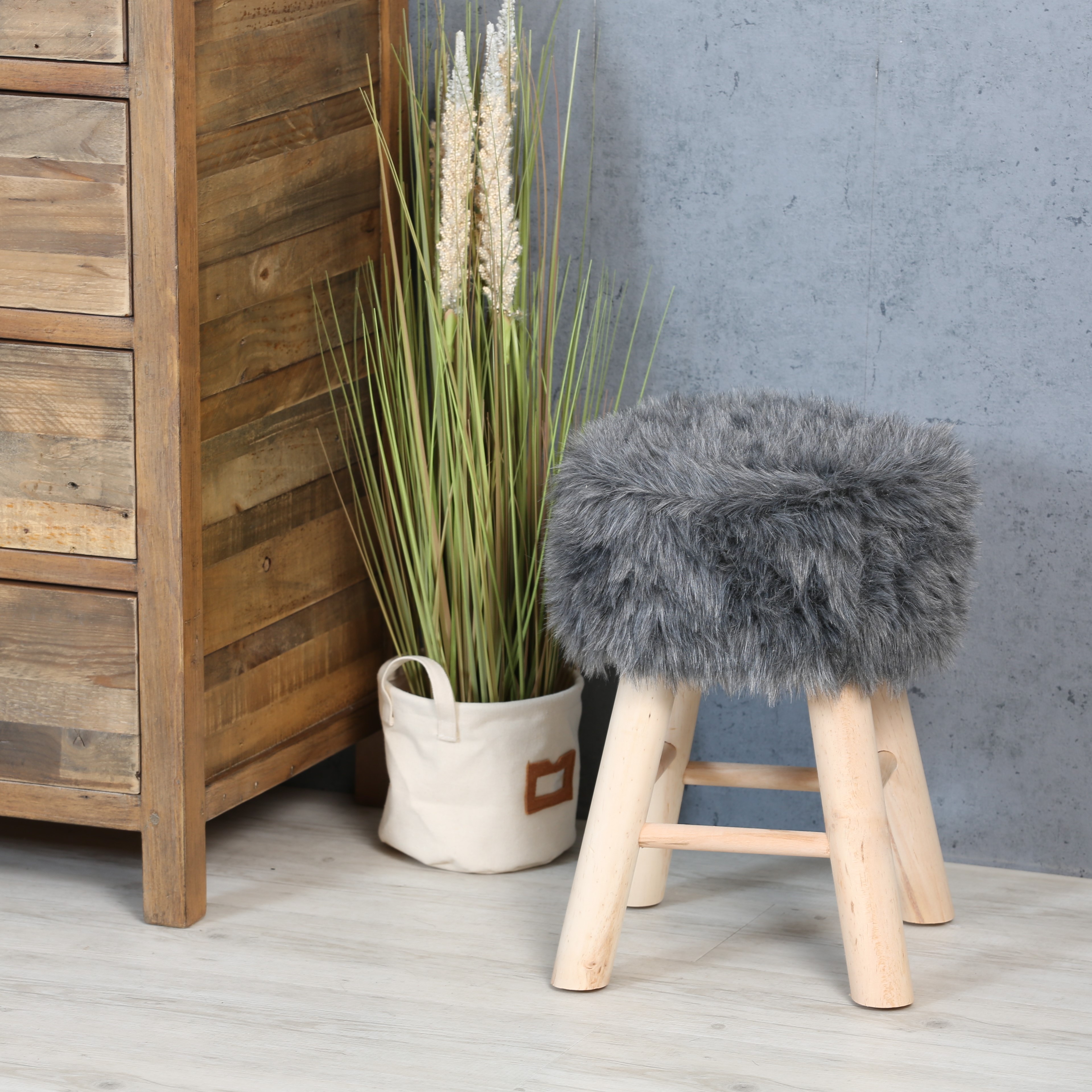 Tabouret fourrure grise synthétique