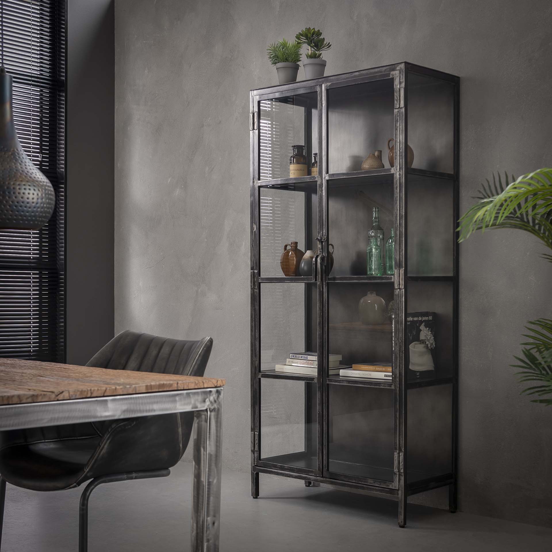 Vitrine industrielle métal verre ROADIES